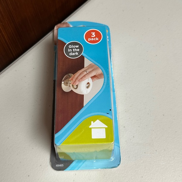 Safety 1st Parent Grip and twist Door Knob Covers, White - Picture 3 of 7